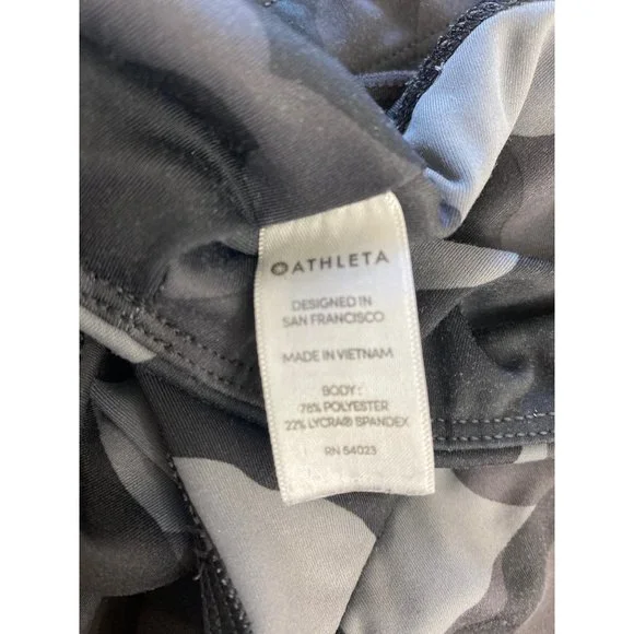 Athleta Camo Contender Leggings 7/8 Zip Pocket size S - Picture 11 of 13